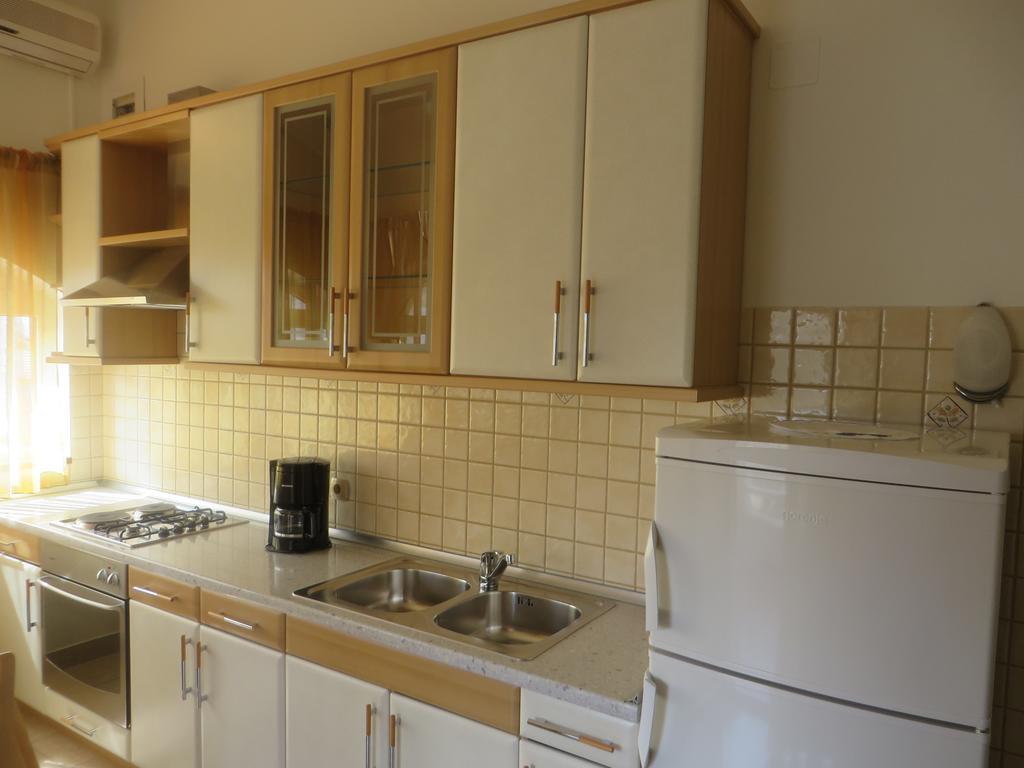 Apartments Gloria Biograd Na Moru Quarto foto