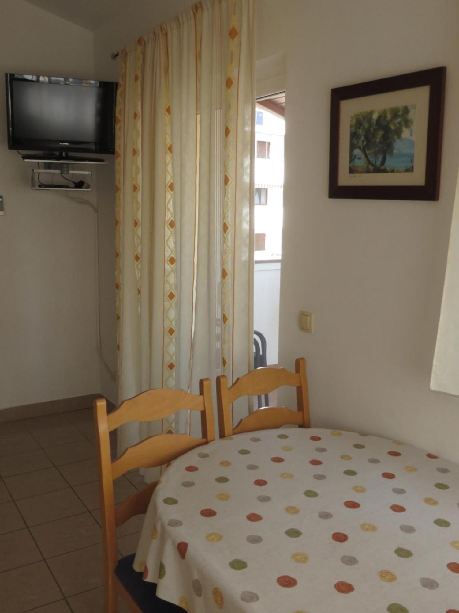 Apartments Gloria Biograd Na Moru Quarto foto