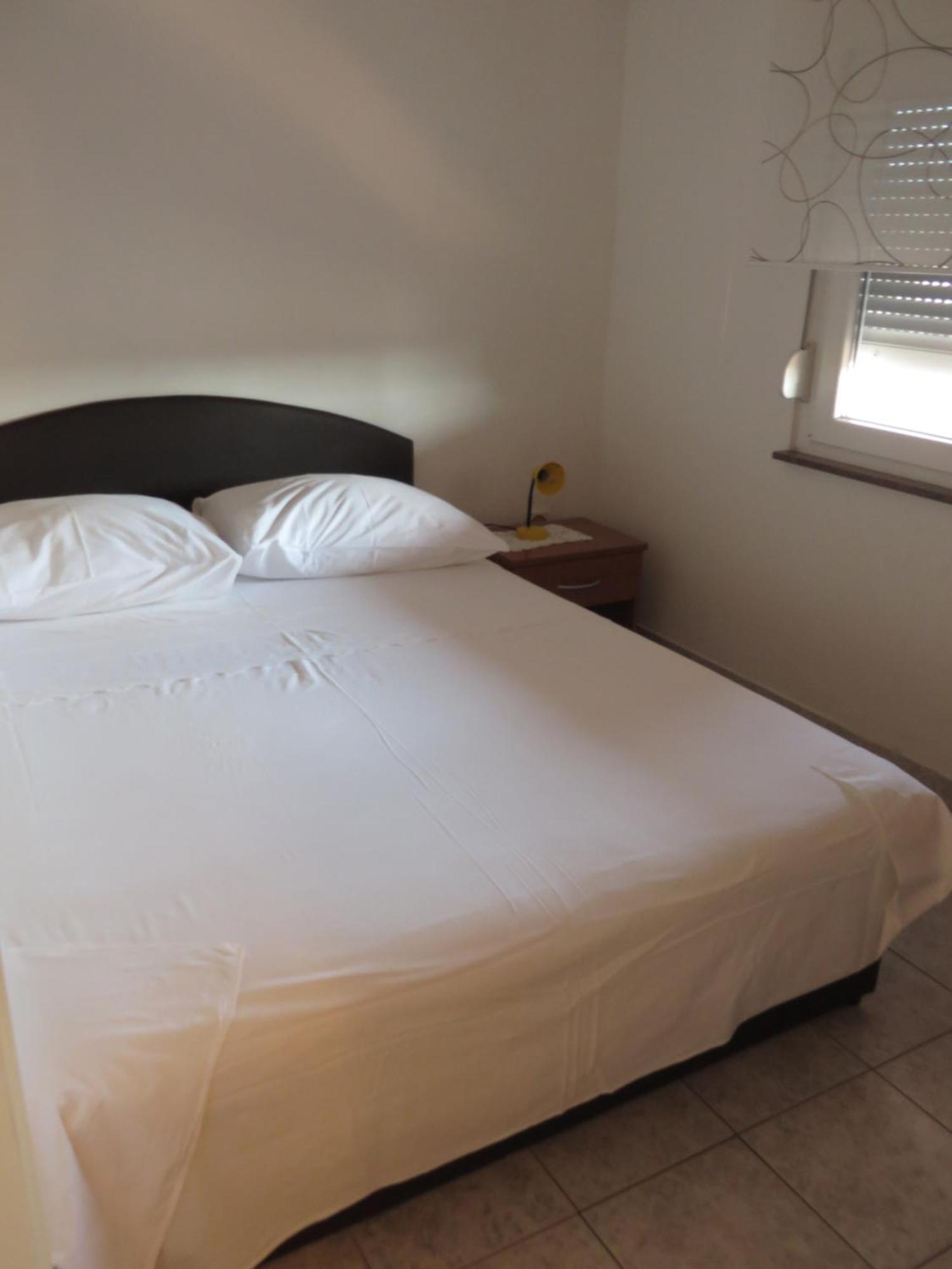 Apartments Gloria Biograd Na Moru Quarto foto