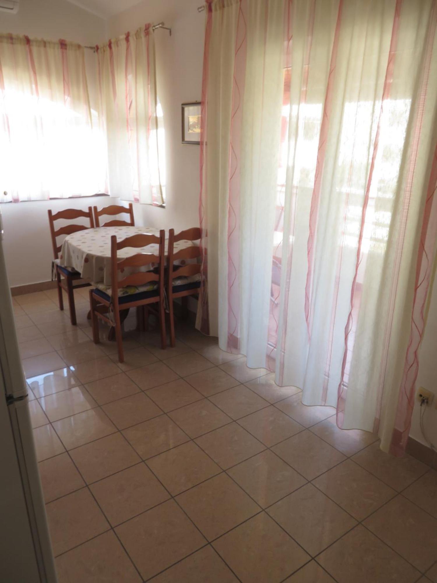 Apartments Gloria Biograd Na Moru Quarto foto