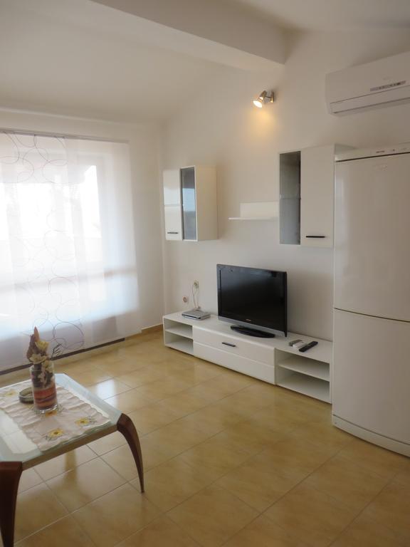 Apartments Gloria Biograd Na Moru Quarto foto