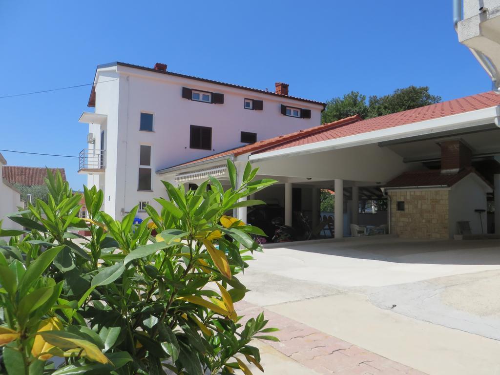 Apartments Gloria Biograd Na Moru Exterior foto