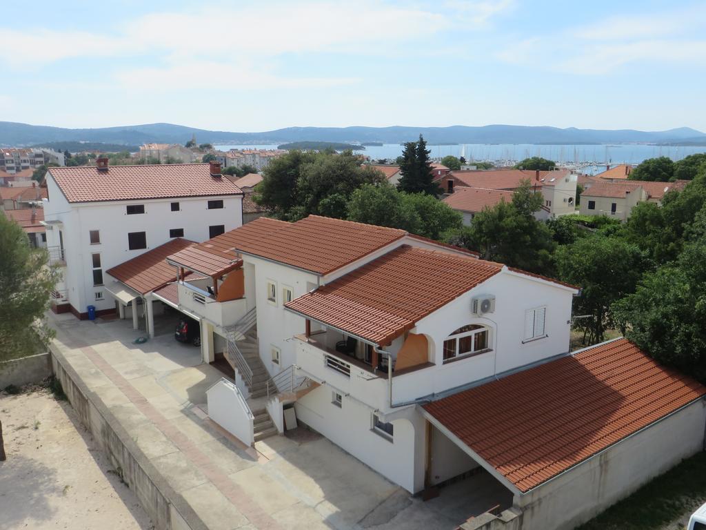 Apartments Gloria Biograd Na Moru Exterior foto